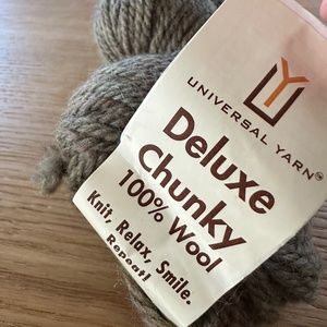 Universal Yarn De Luxe Chunky 100% Wool 120 Yards